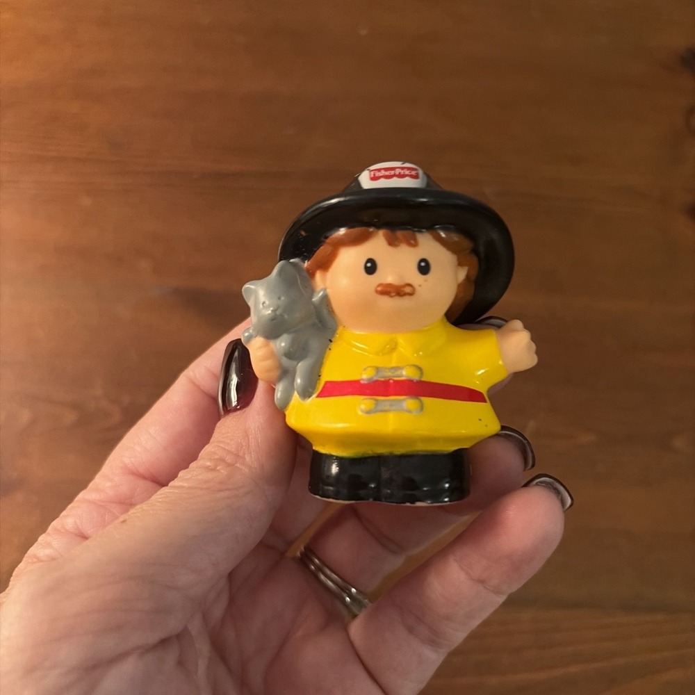 Fisher Price Little People Fireman Fire Man Gray Cat Rescue Fire Fighter 2002
